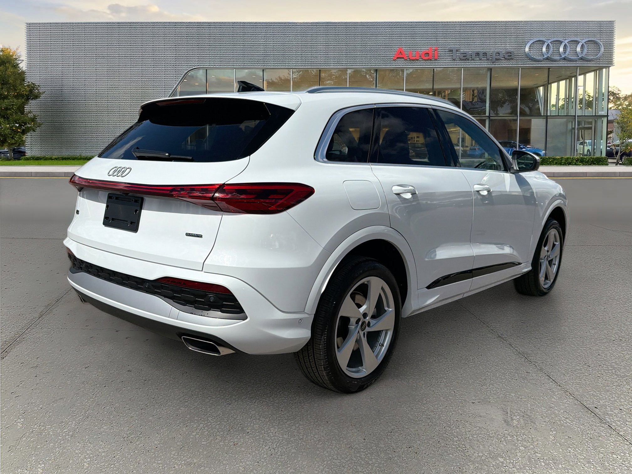 New 2025 Audi Q5 Premium Plus image 3