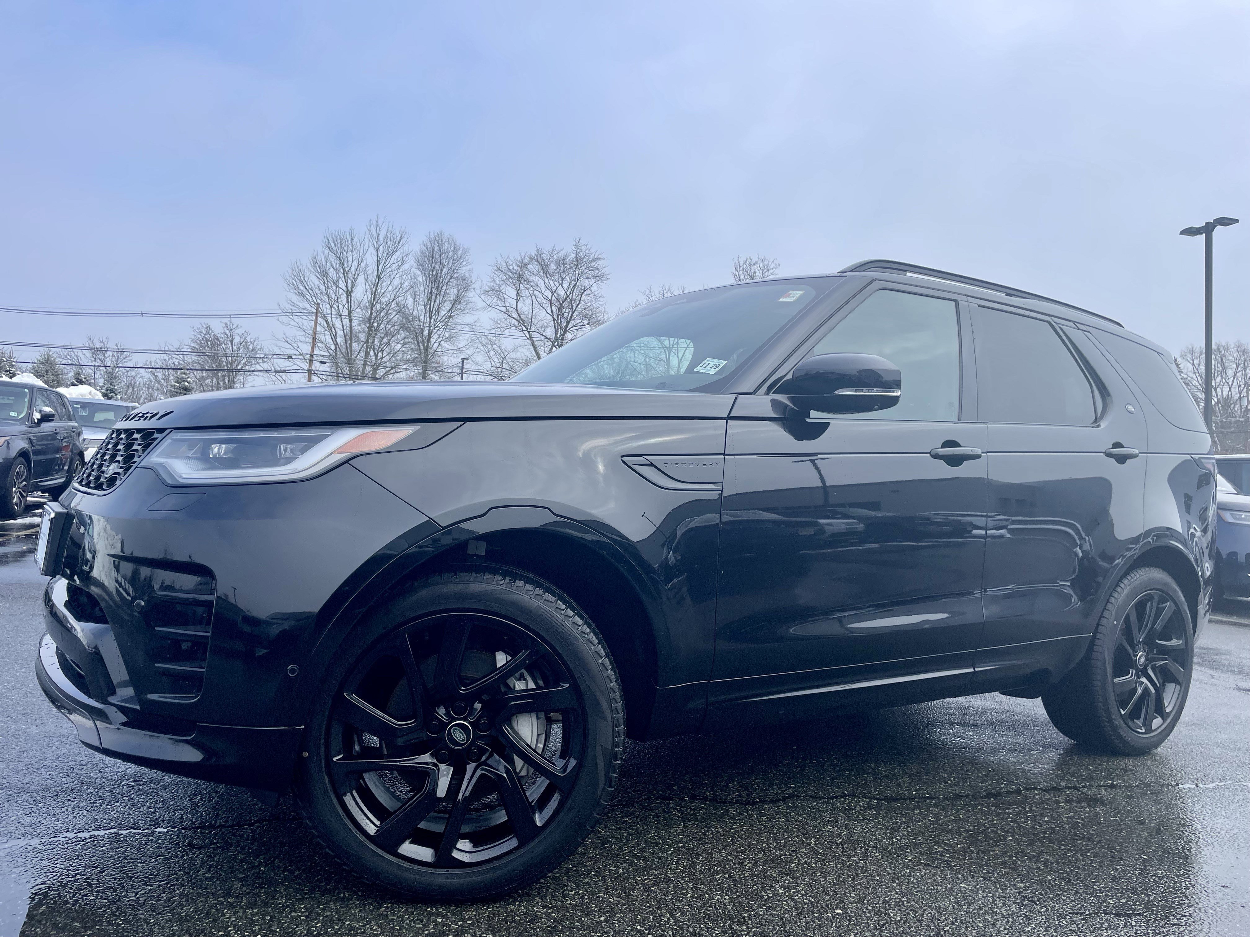 Used 2024 Land Rover Discovery Dynamic SE image 37