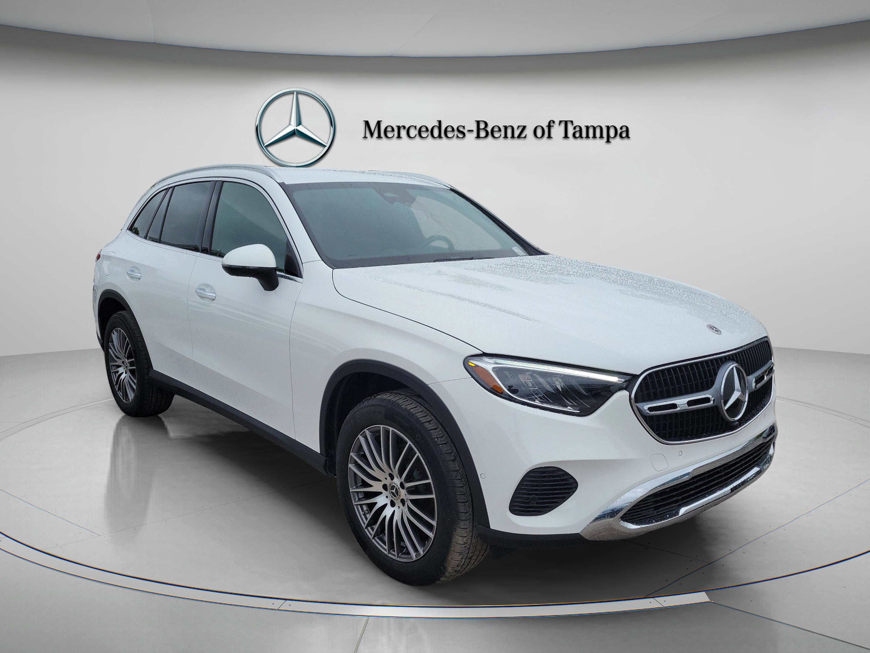 Used 2025 Mercedes-Benz GLC 300 image 4
