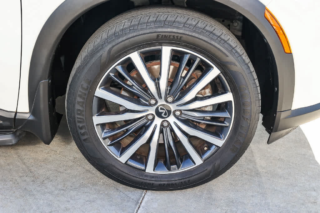 Used 2023 INFINITI QX60 Sensory AWD/4WD image 8