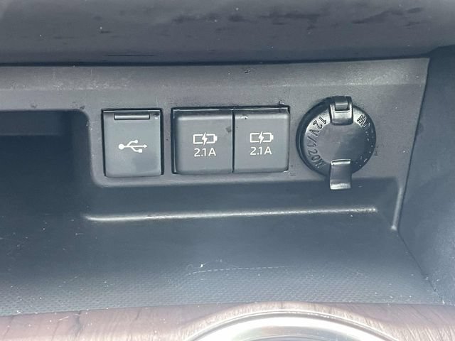 Used 2021 Toyota Highlander Platinum FWD image 37