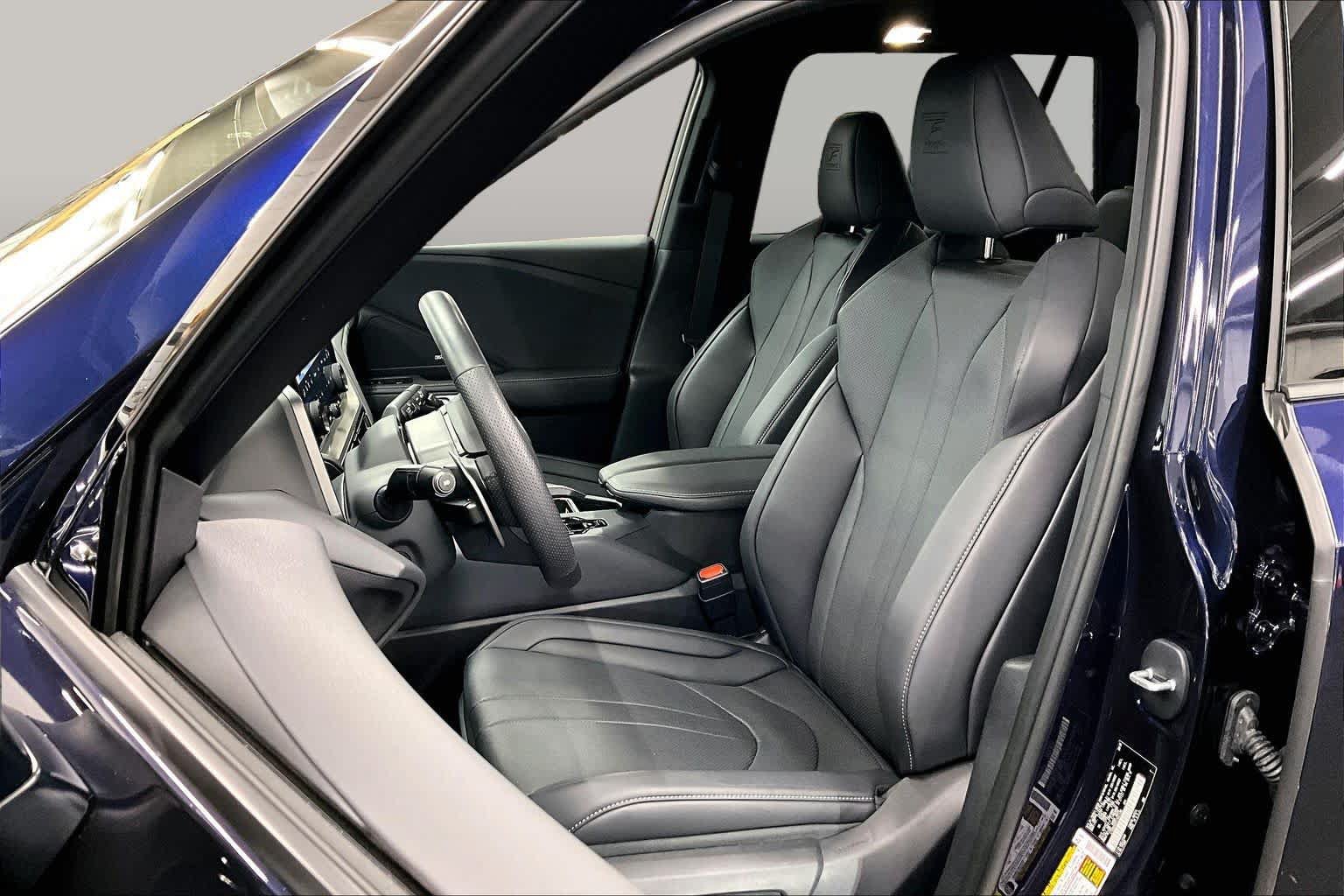 New 2026 Lexus TX 500h AWD image 18