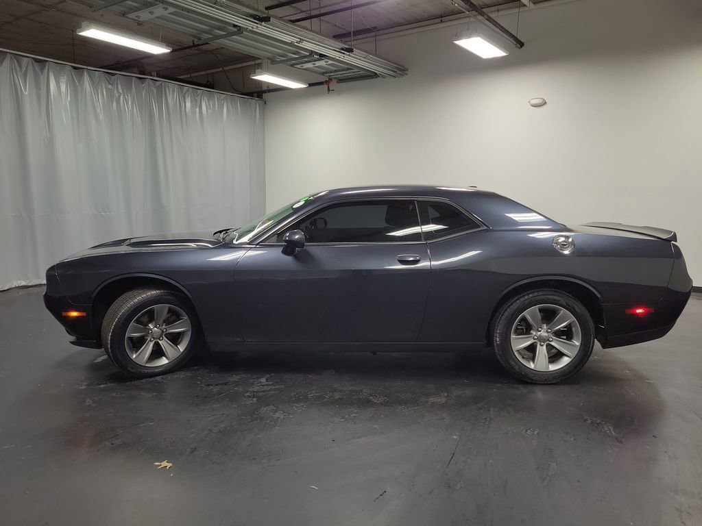 Used 2019 Dodge Challenger SXT image 6