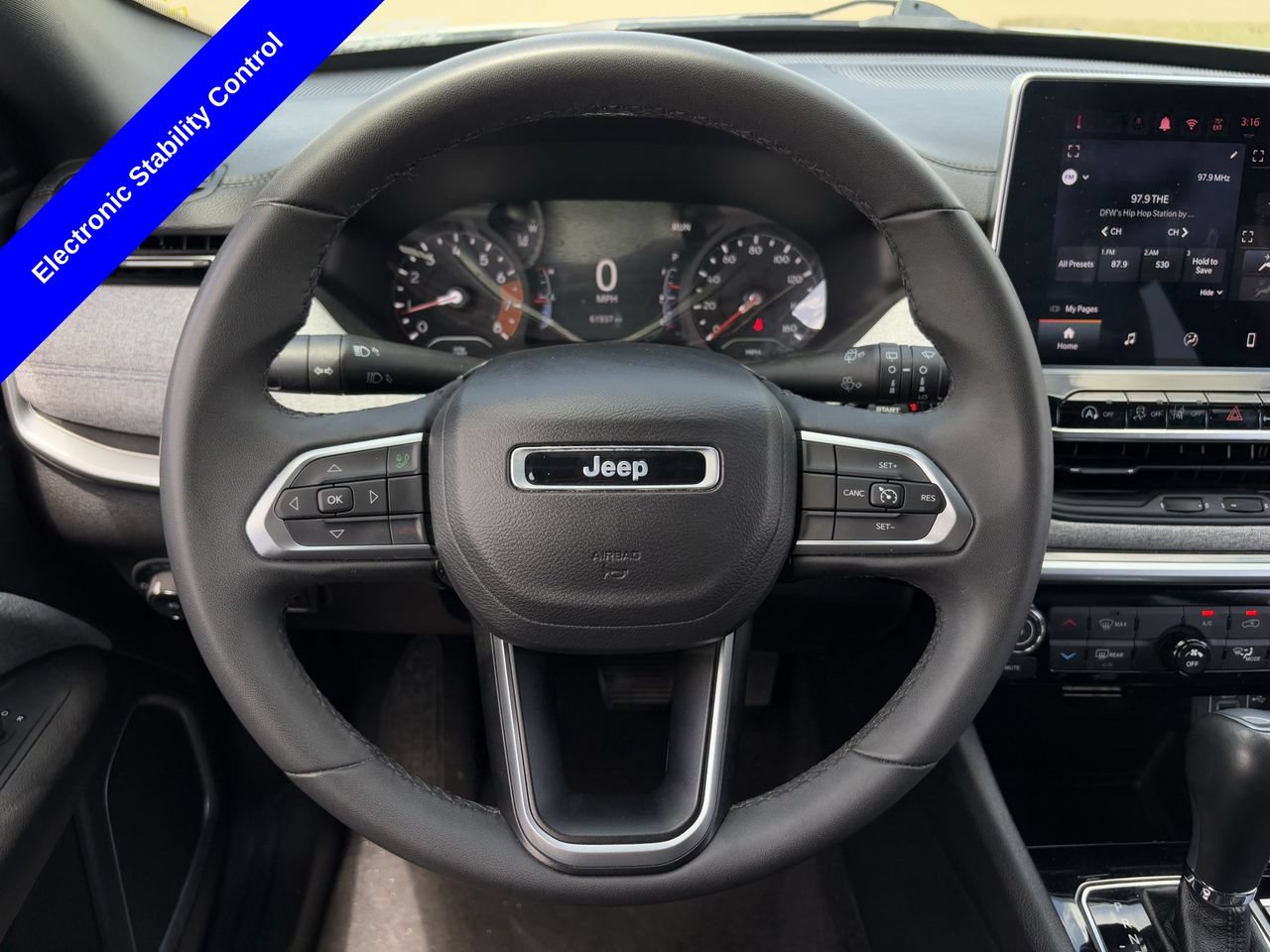 Used 2024 Jeep Compass Latitude AWD/4WD image 15
