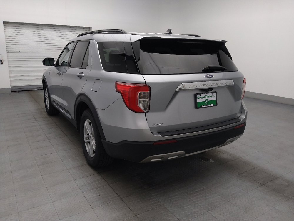 Used 2024 Ford Explorer XLT w/ Equipment Group 202A RWD image 5