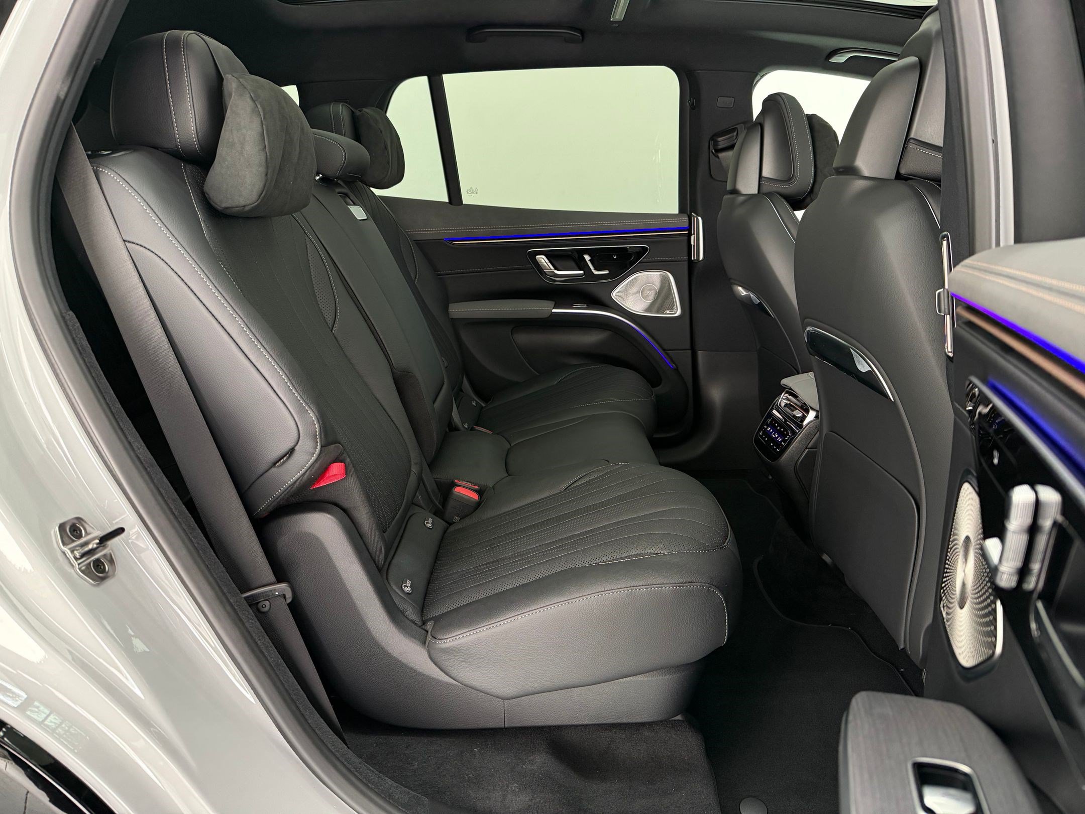 New 2027 Mercedes-Benz EQS 400 4MATIC SUV image 30