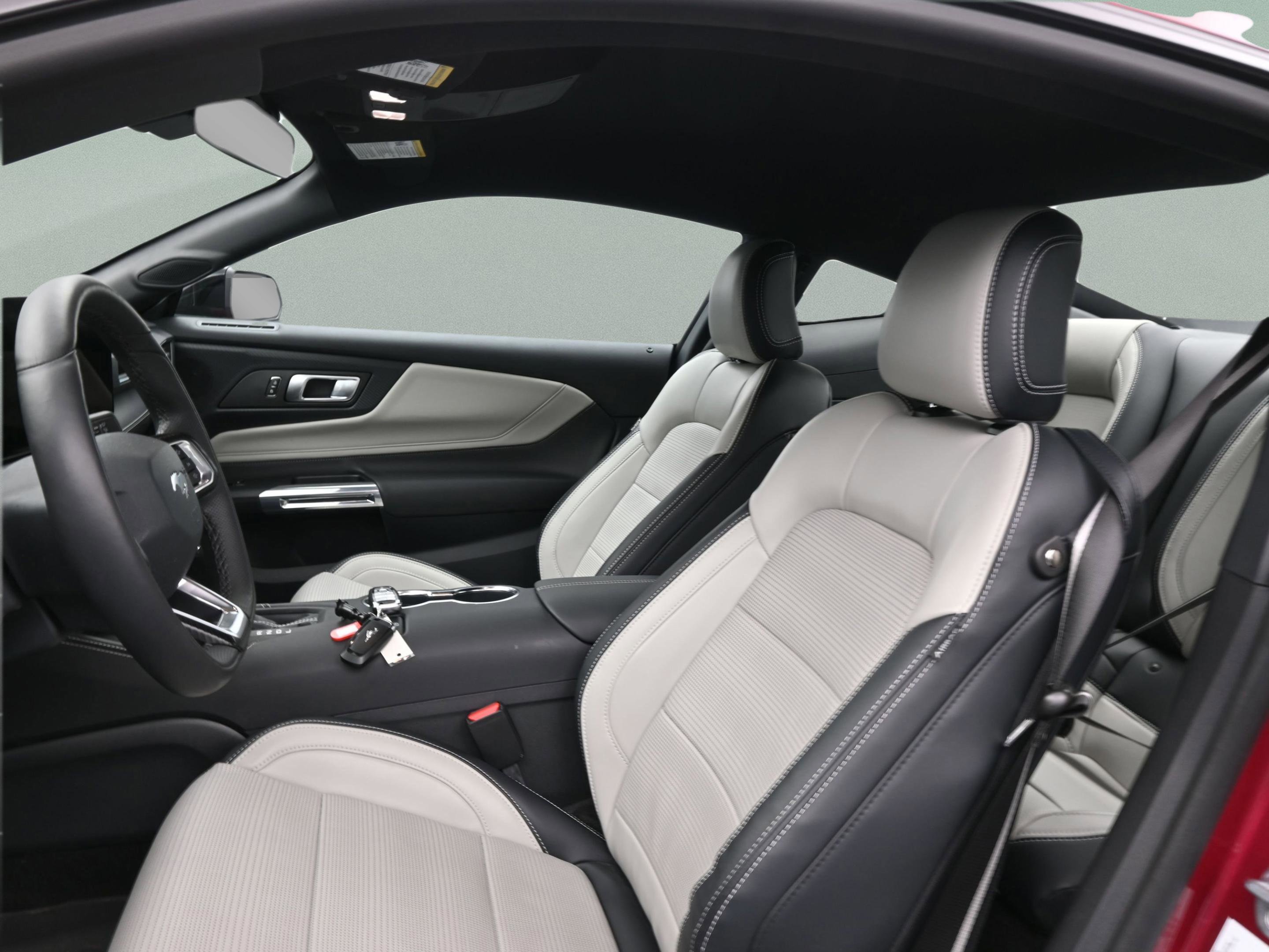 Certified 2025 Ford Mustang Premium image 35