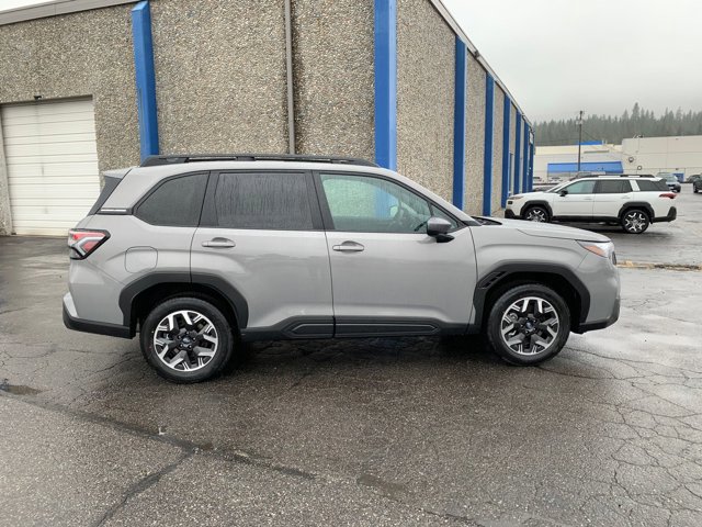 Used 2026 Subaru Forester Premium image 4