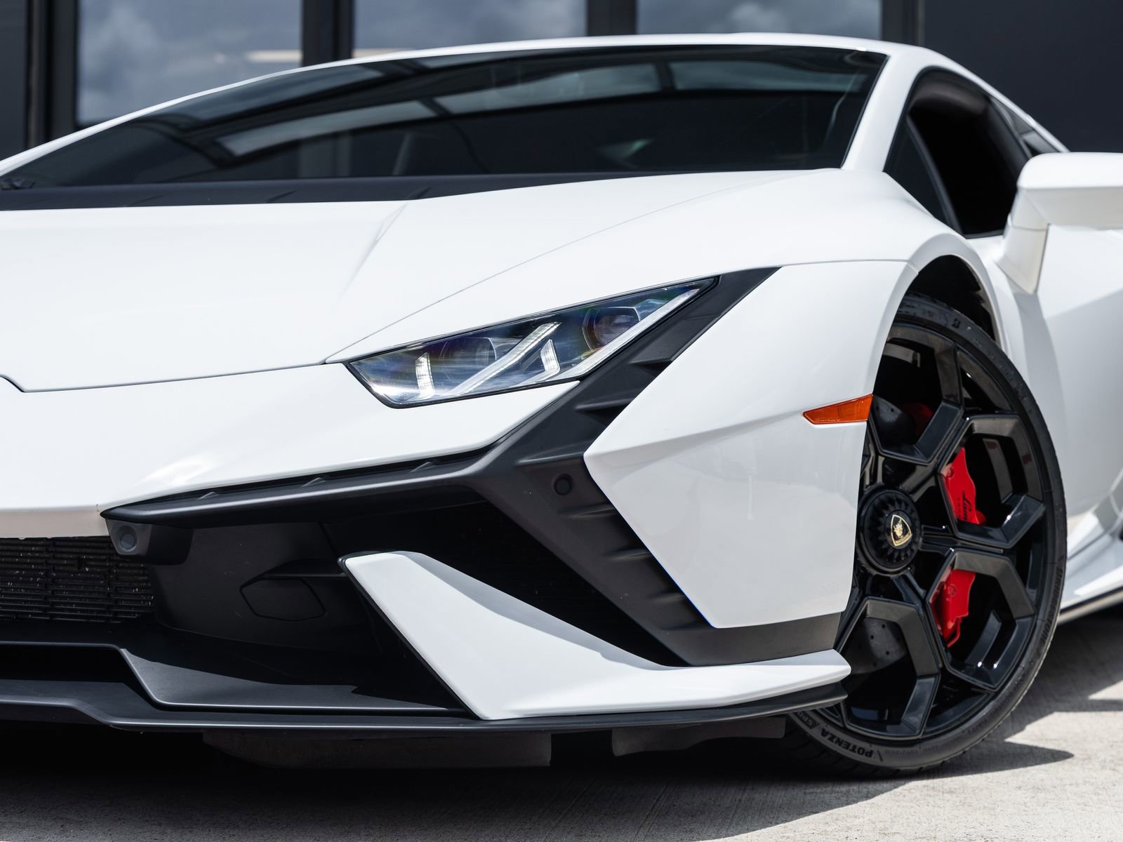 Used 2023 Lamborghini Huracan Tecnica image 18