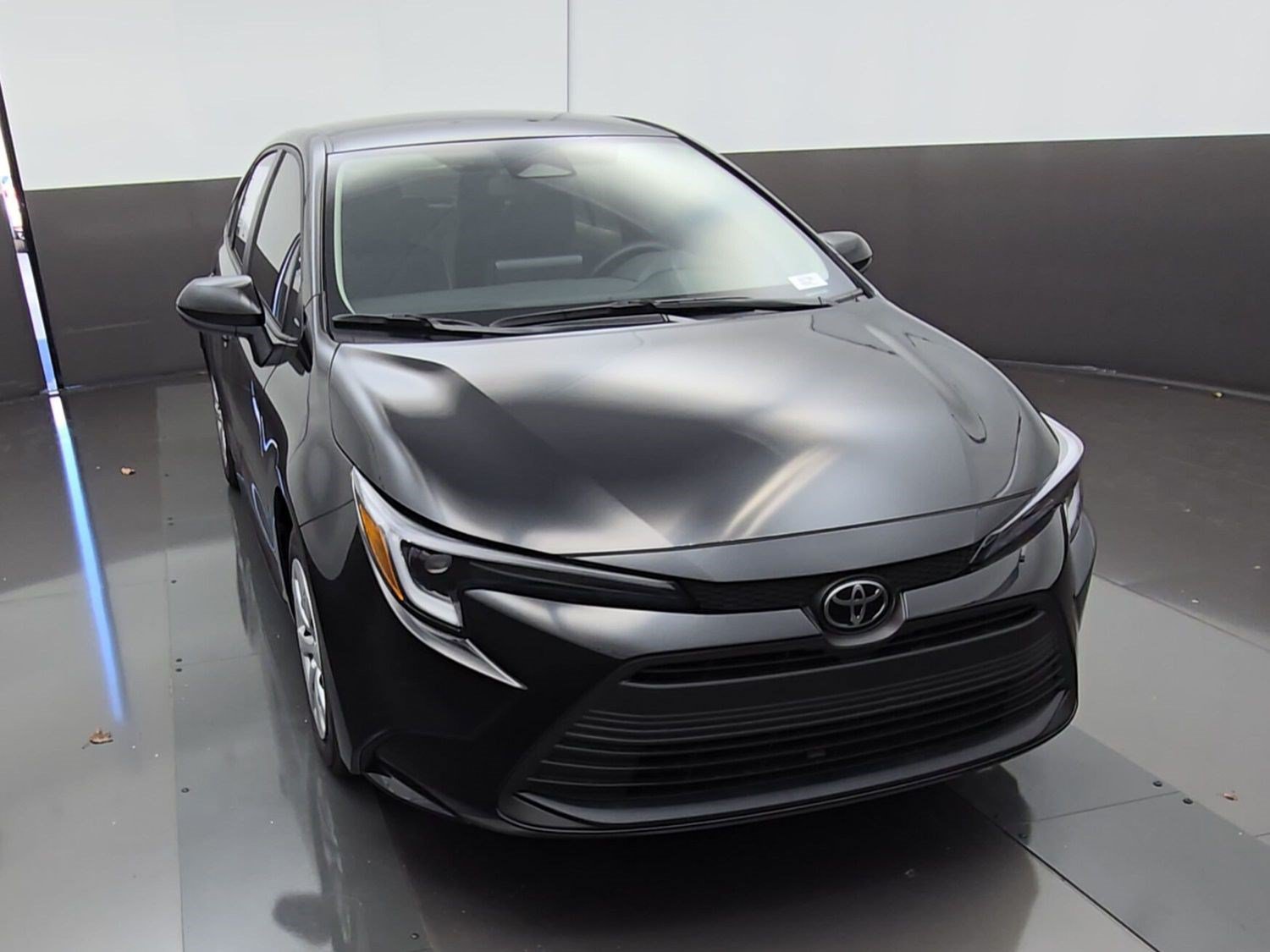 New 2027 Toyota Corolla LE FWD image 2