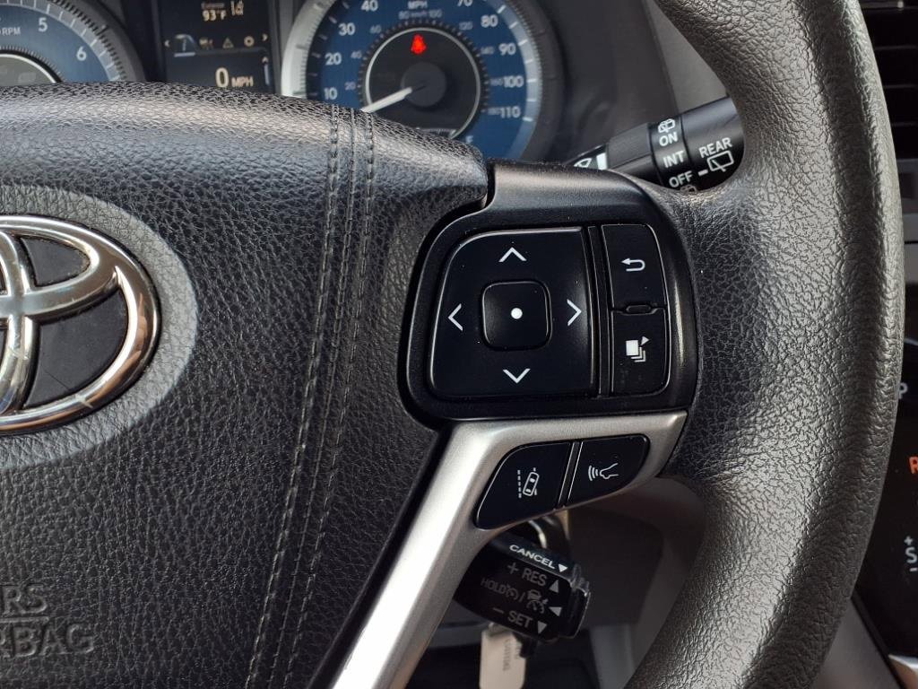 Used 2020 Toyota Sienna L image 16