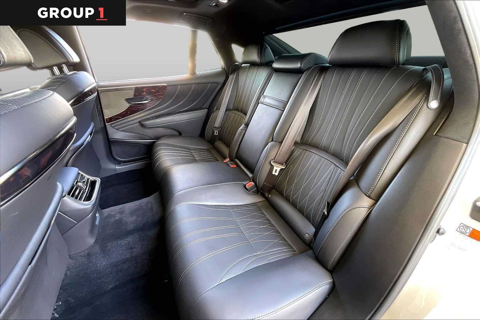 Used 2022 Lexus LS 500 w/ Interior Upgrade Package RWD image 18