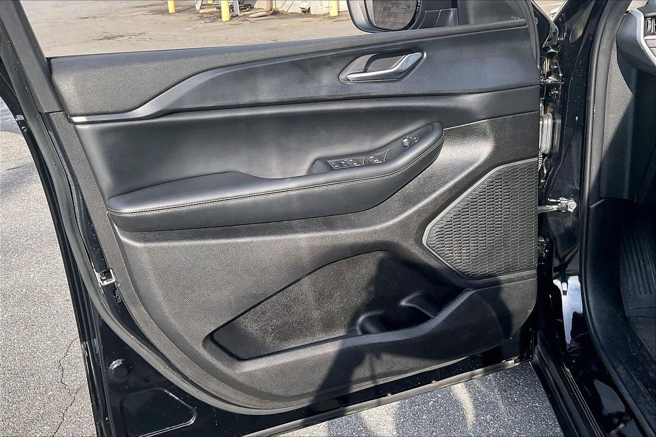 Certified 2023 Jeep Grand Cherokee Laredo X image 27