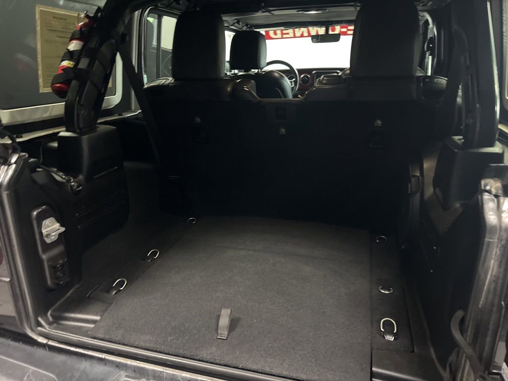 Used 2018 Jeep Wrangler Unlimited Rubicon AWD/4WD image 5
