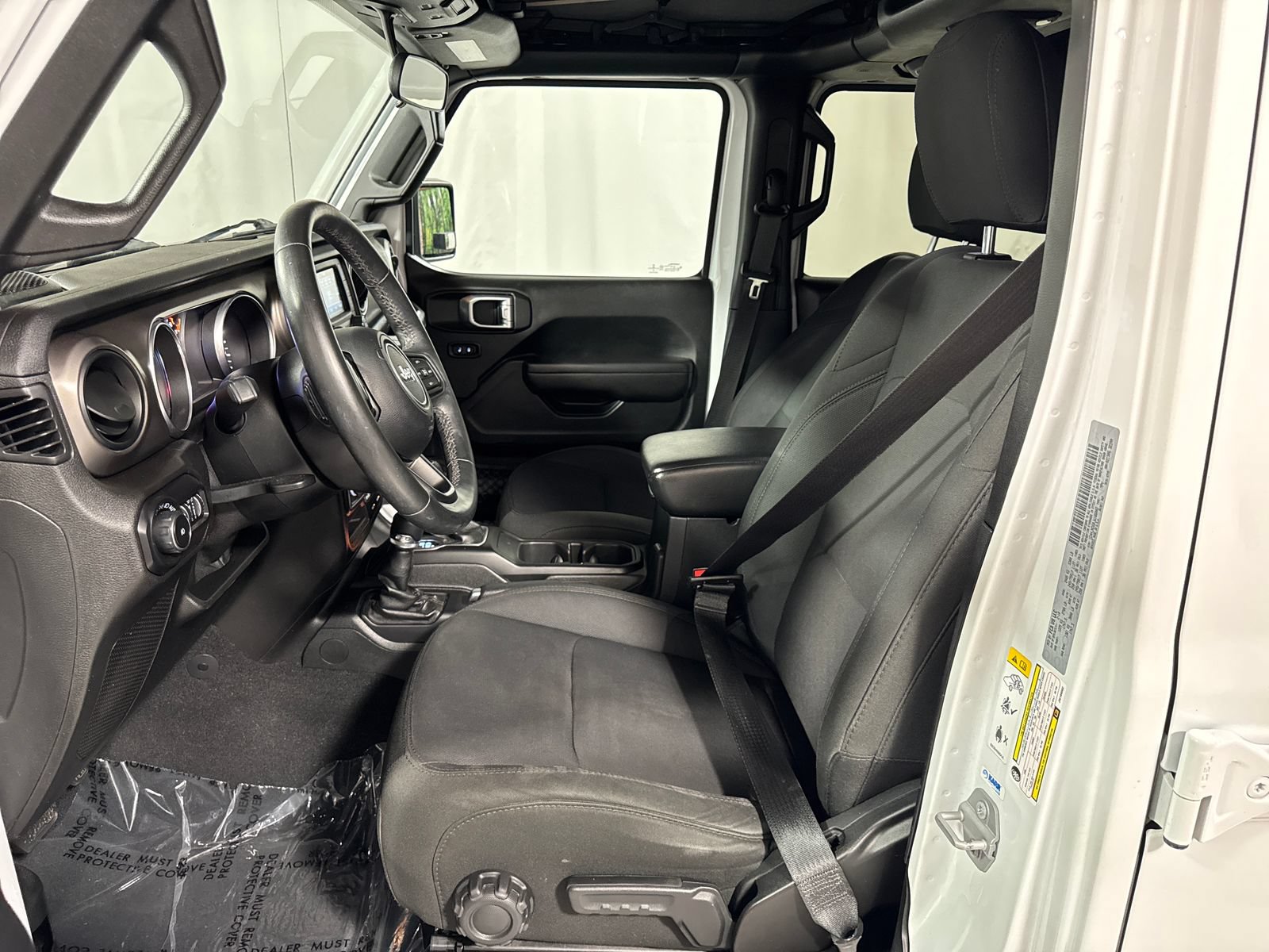 Used 2018 Jeep Wrangler Unlimited Sport S AWD/4WD image 3