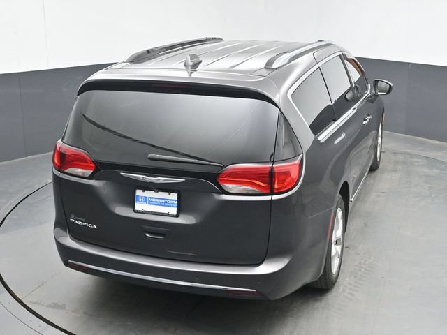 Used 2017 Chrysler Pacifica Touring-L Plus w/ Tire & Wheel Group FWD image 41