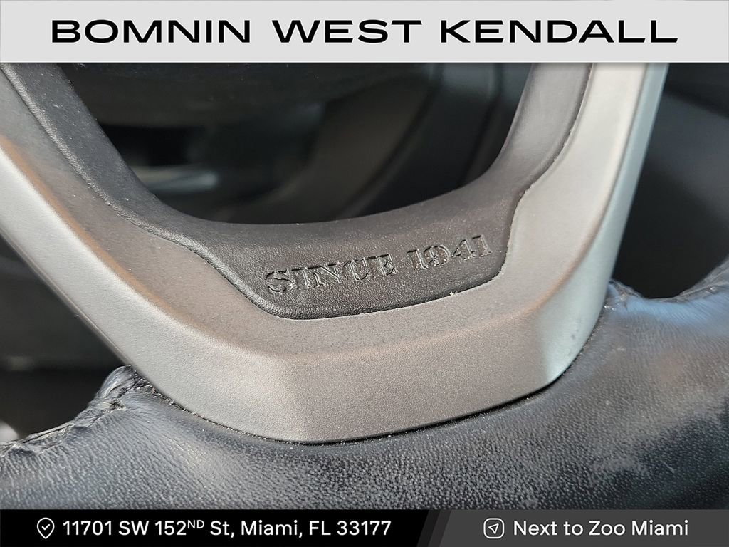 Used 2021 Jeep Grand Cherokee Laredo X image 17