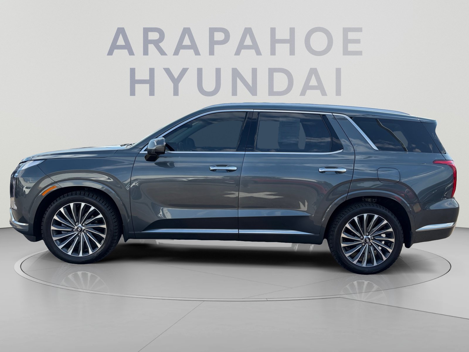 Used 2023 Hyundai Palisade Calligraphy w/ Winter Package AWD/4WD image 2