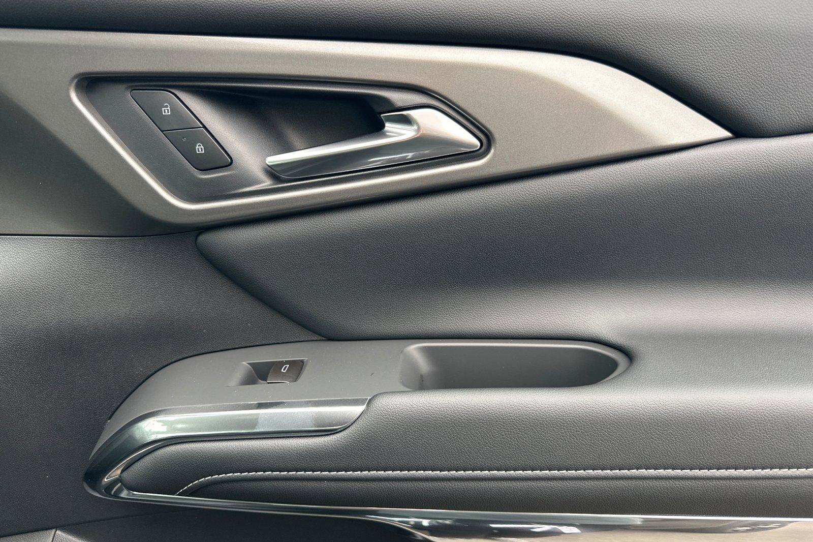 New 2026 Chevrolet Traverse LT w/ Enhanced Driving Package image 24