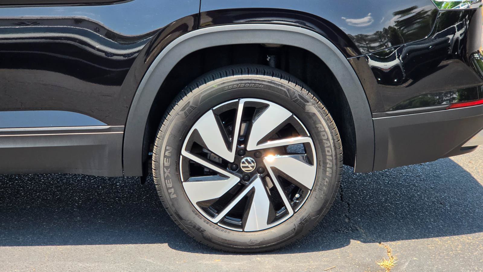 Used 2026 Volkswagen Atlas SE FWD image 15