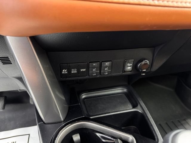 Used 2018 Toyota RAV4 Limited w/ Advanced Technology Package AWD/4WD image 19