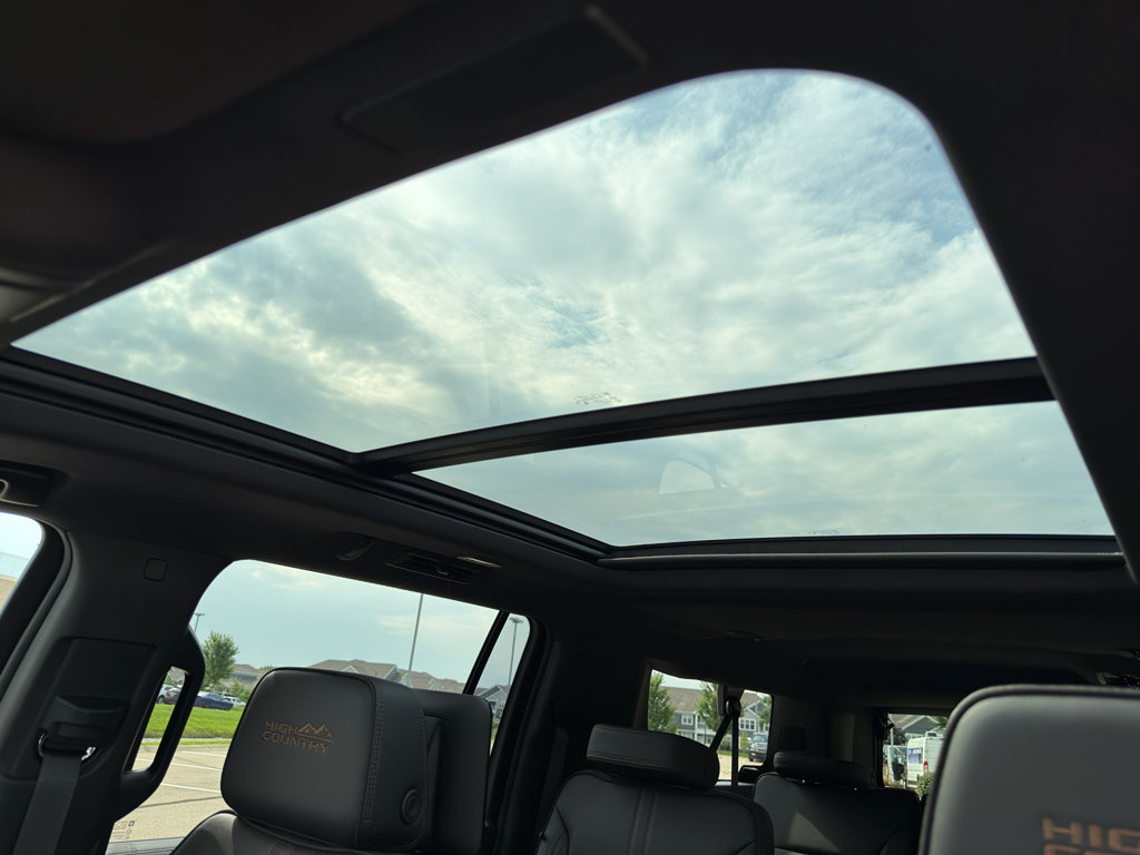 New 2026 Chevrolet Suburban High Country AWD/4WD image 17
