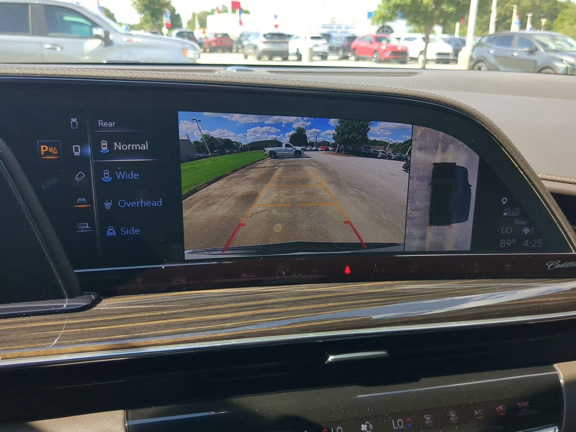 Used 2022 Cadillac Escalade Premium Luxury RWD image 15