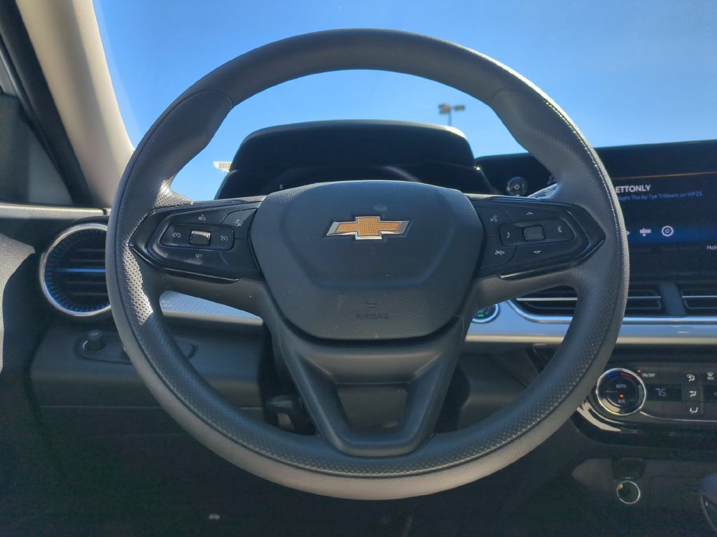 Used 2026 Chevrolet Trax LT FWD image 19