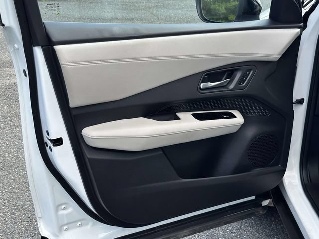Used 2023 Nissan Ariya FWD image 13