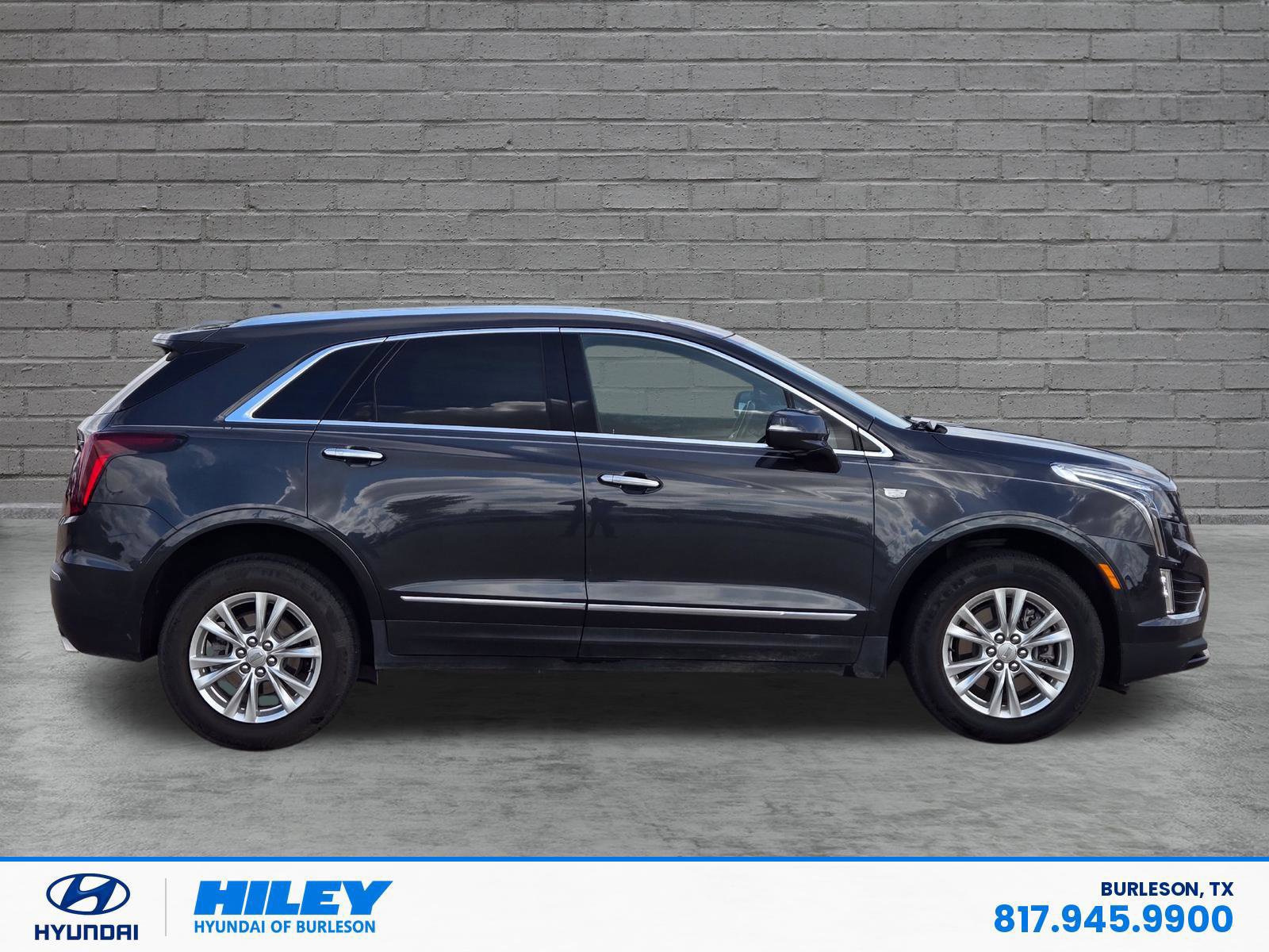 Used 2021 Cadillac XT5 Luxury FWD image 3