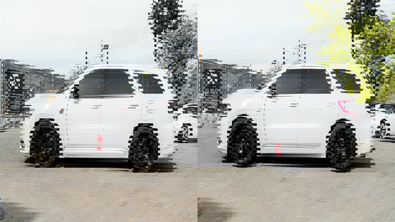 Used 2018 Dodge Durango R/T w/ Technology Group image 3