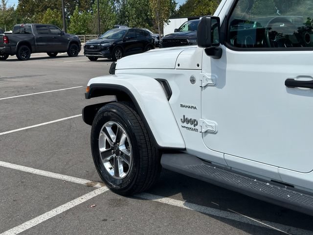 Used 2018 Jeep Wrangler Unlimited Sahara AWD/4WD image 39