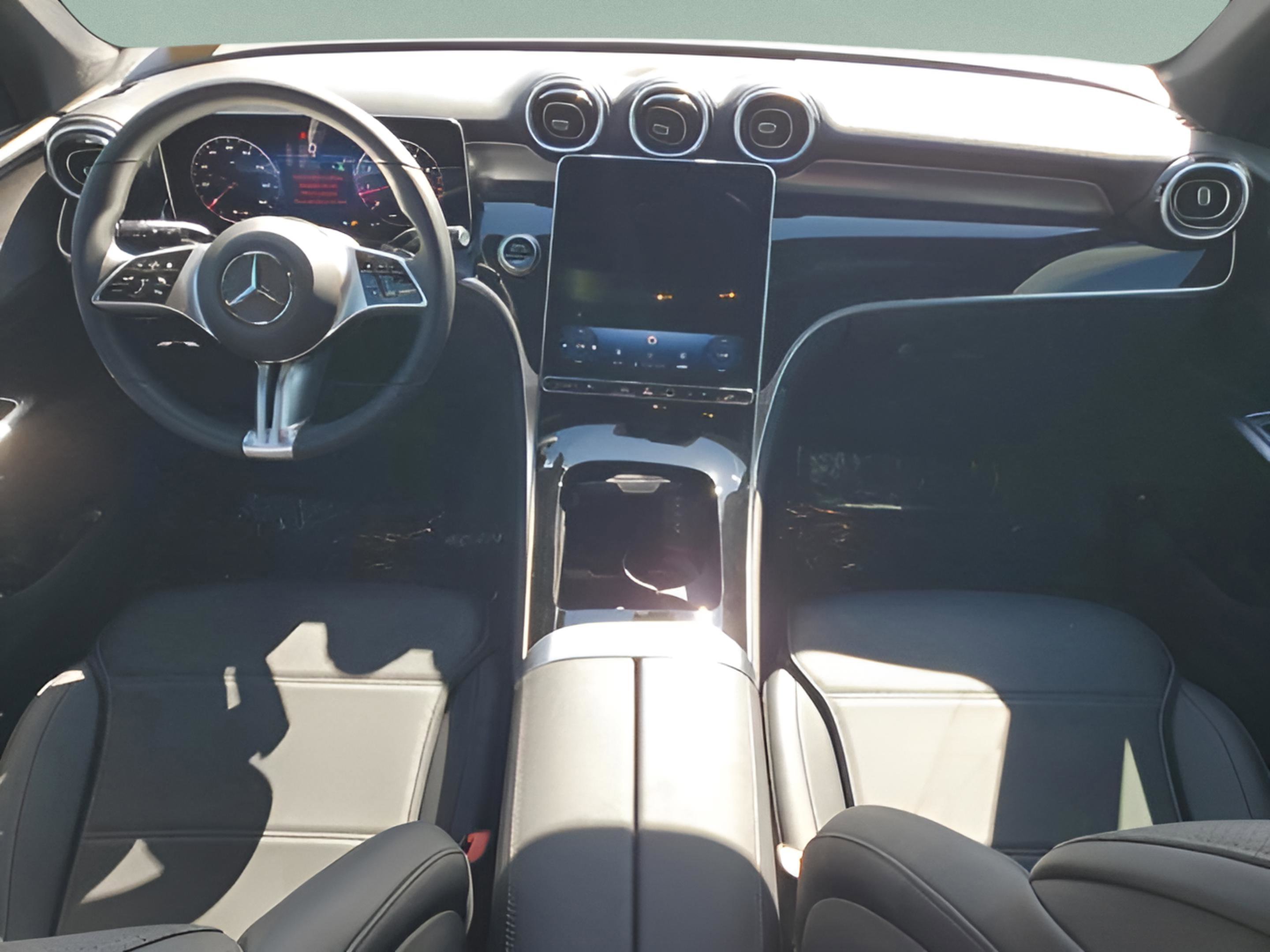 Certified 2025 Mercedes-Benz GLC 300 300 image 8