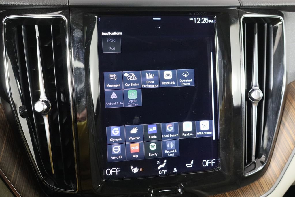 Used 2021 Volvo XC60 T5 Momentum w/ Premium Package image 42