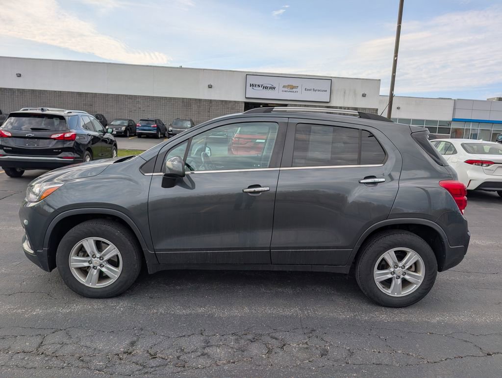Used 2018 Chevrolet Trax LT w/ LT Convenience Package image 5