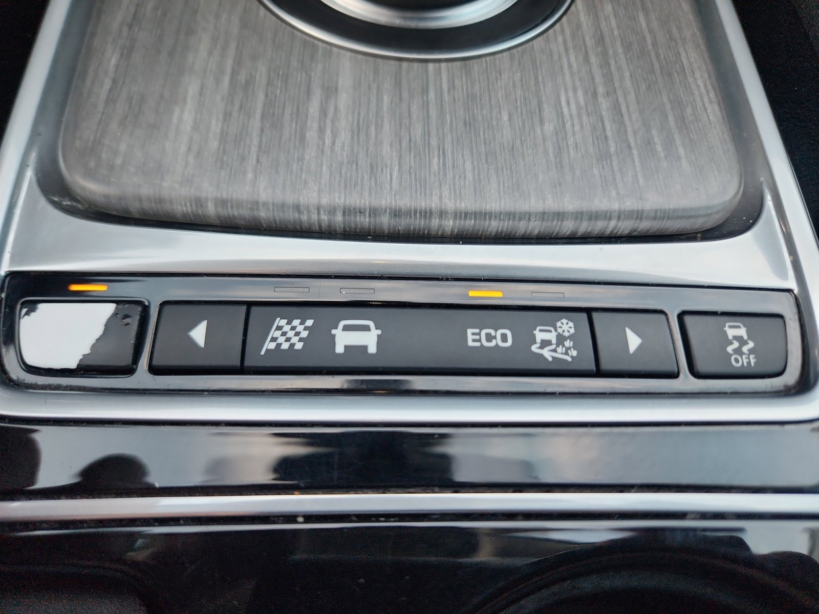 Used 2017 Jaguar F-PACE S image 32