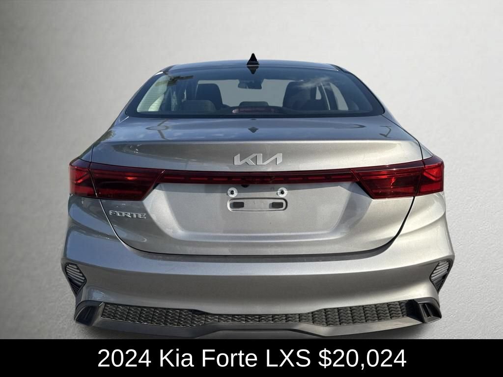 Used 2024 Kia Forte LXS FWD image 4