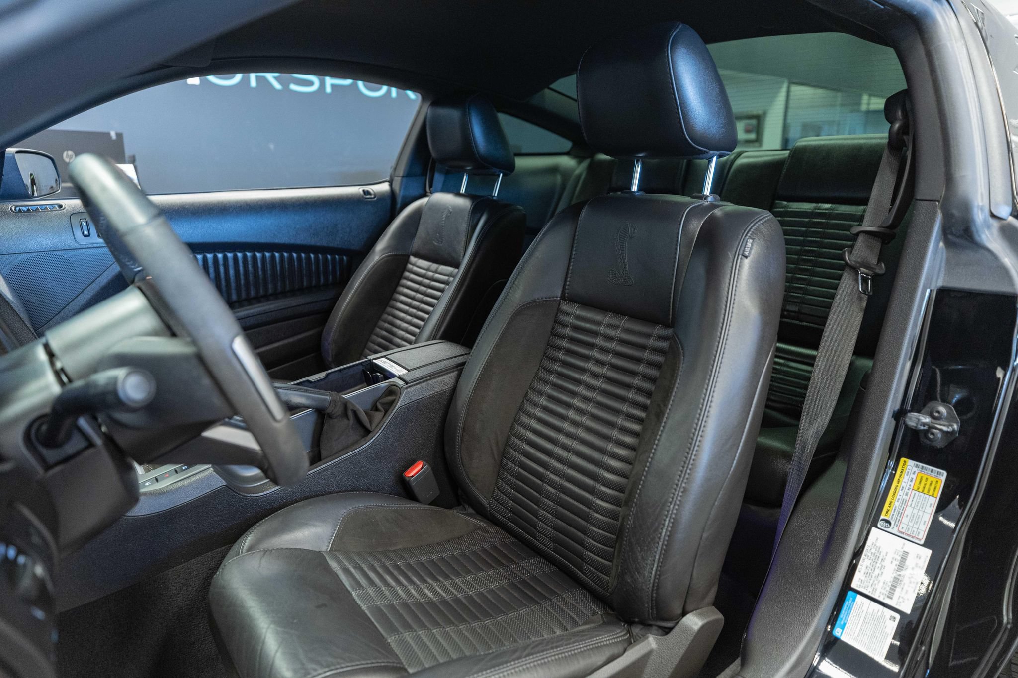 Used 2010 Ford Mustang Shelby GT500 RWD image 10