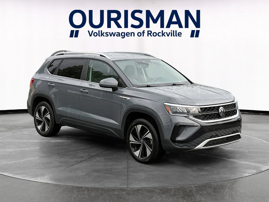 Used 2023 Volkswagen Taos SE AWD/4WD image 1