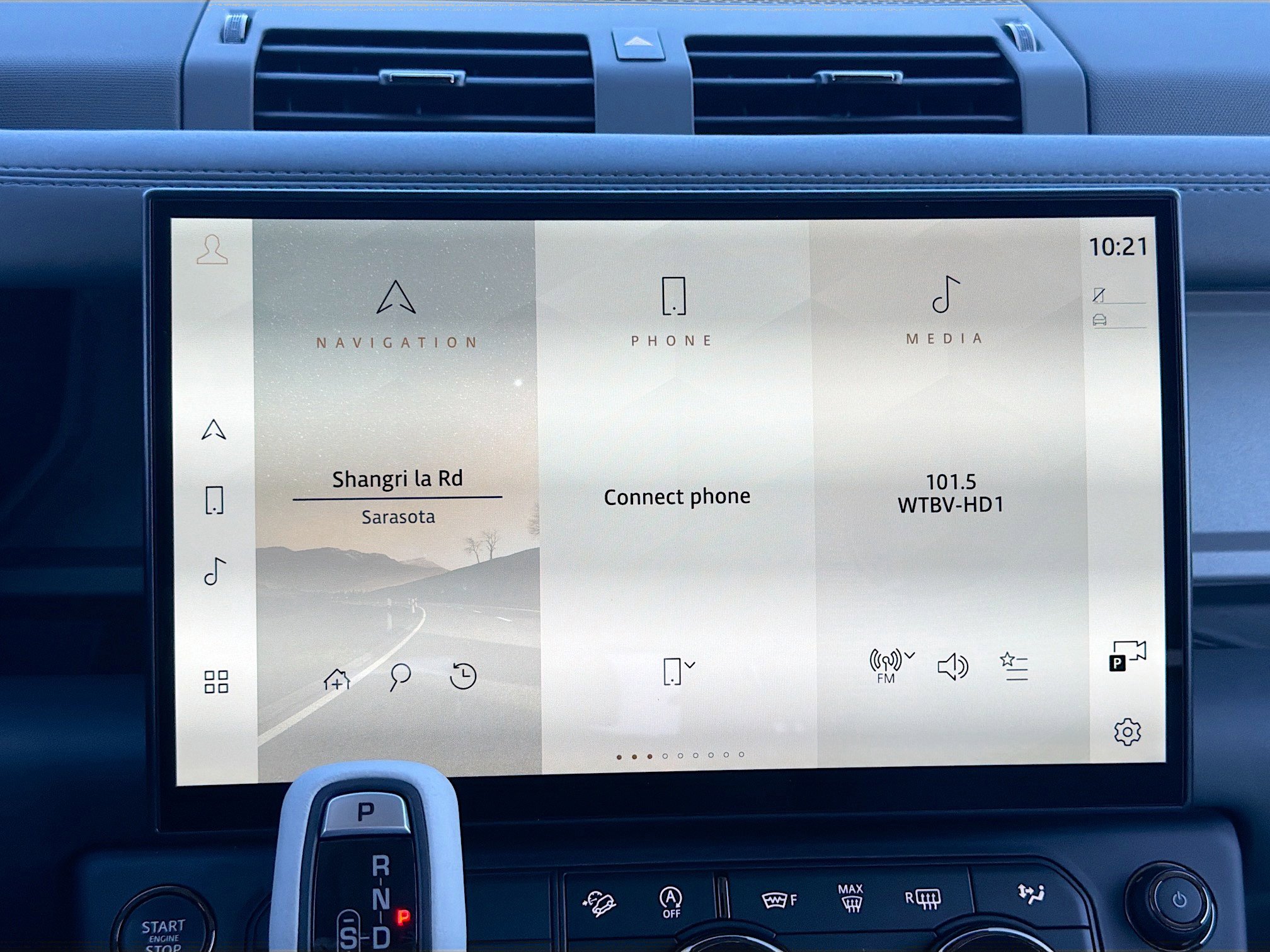 New 2026 Land Rover Defender 110 OCTA image 32
