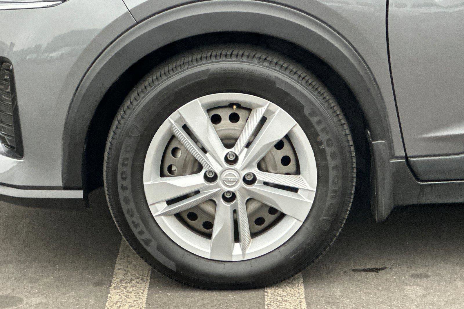 Used 2024 Nissan Kicks S image 26