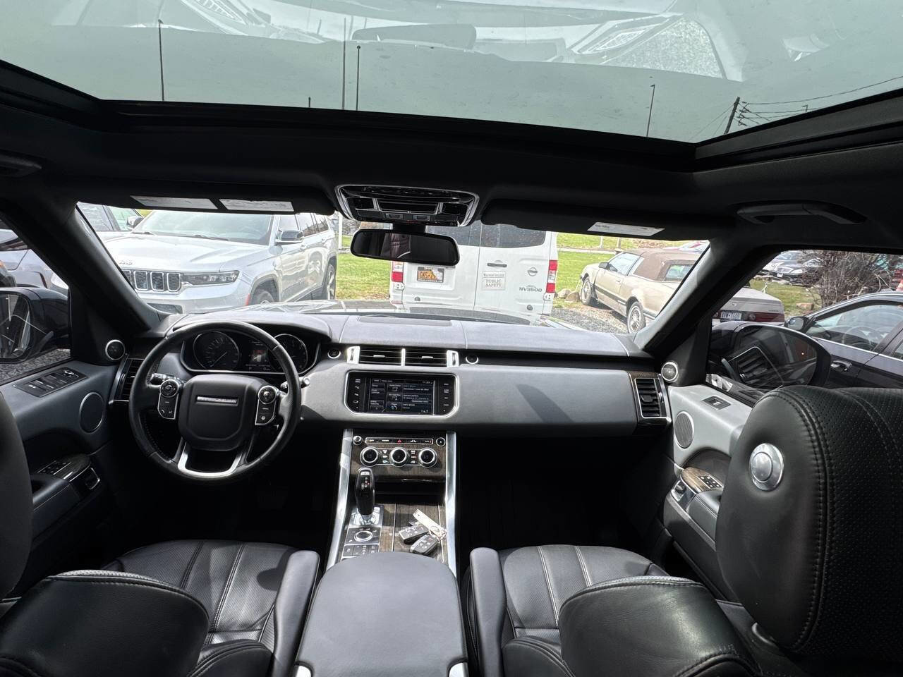 Used 2015 Land Rover Range Rover Sport HSE image 18