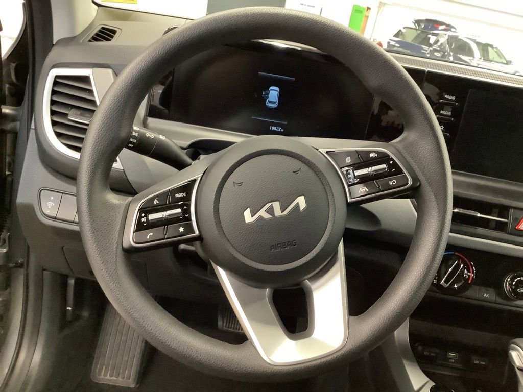 Certified 2025 Kia Seltos LX AWD/4WD image 8