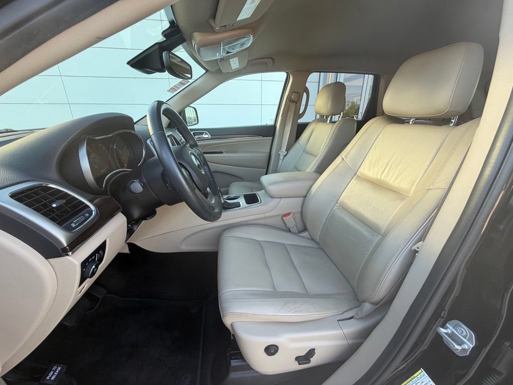 Used 2018 Jeep Grand Cherokee Limited RWD image 2