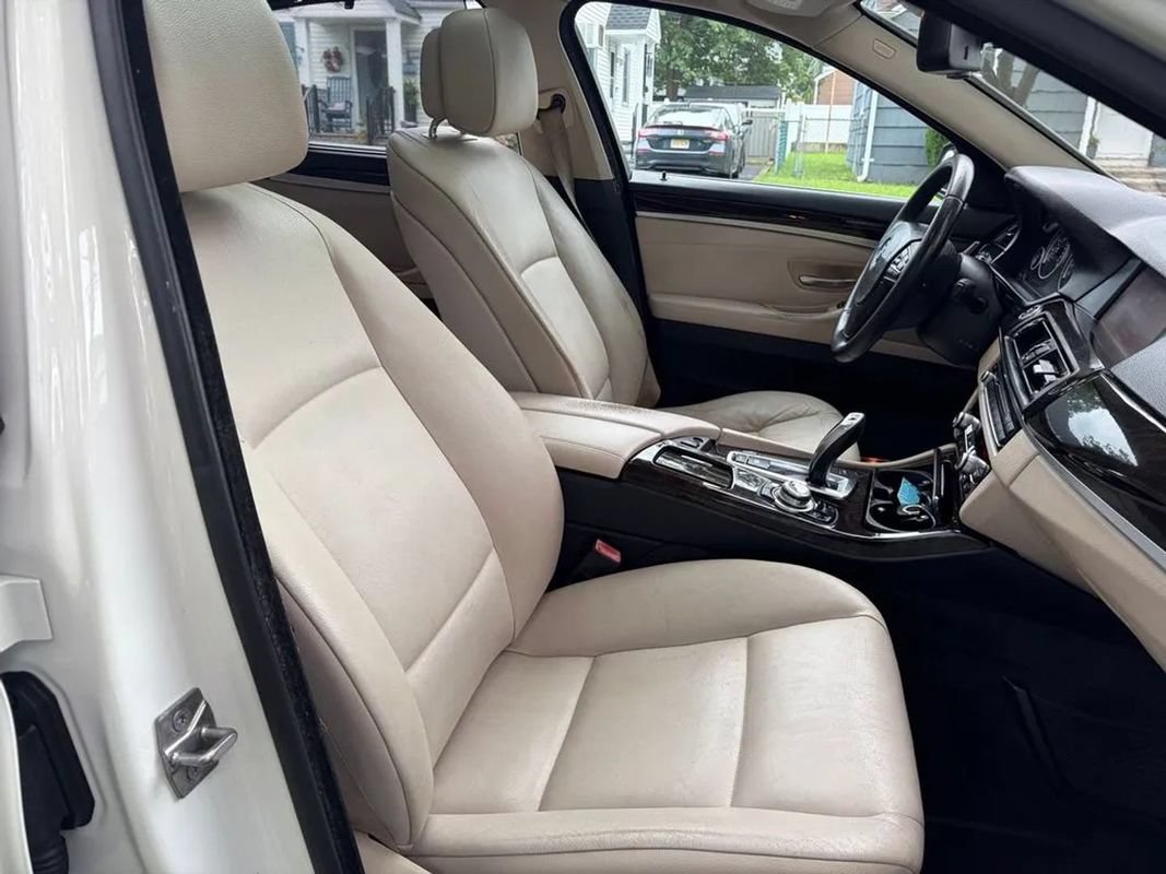 Used 2011 BMW 528i Sedan RWD image 30