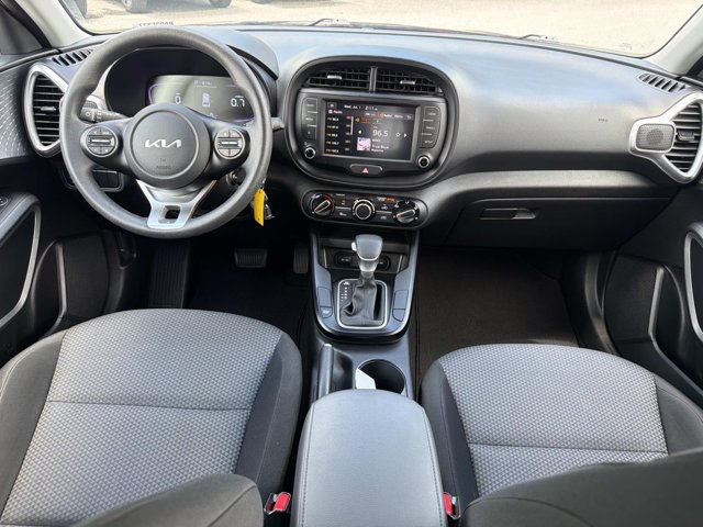 Used 2025 Kia Soul LX w/ LX Technology Package FWD image 20