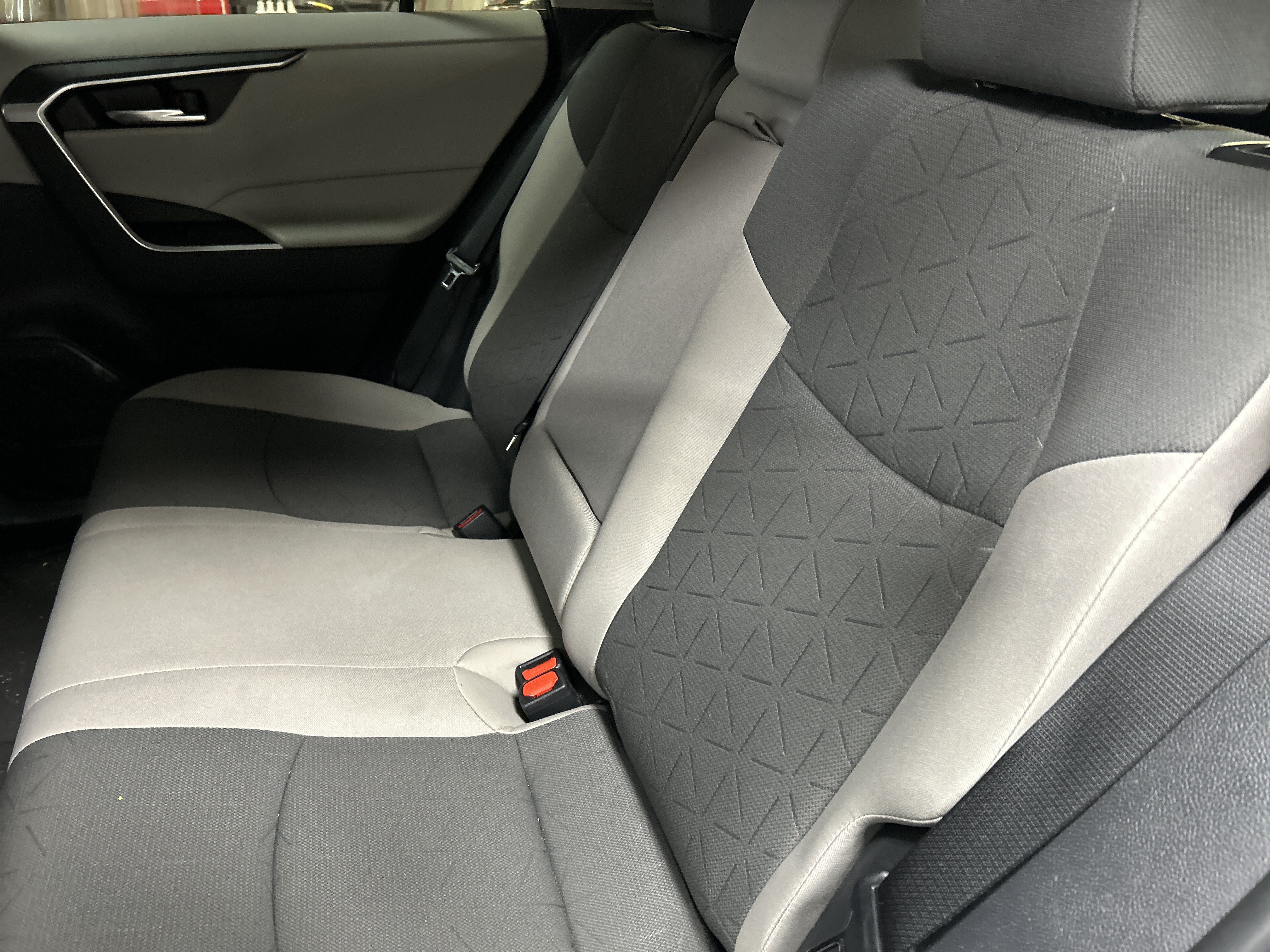 Used 2025 Toyota RAV4 XLE FWD image 30