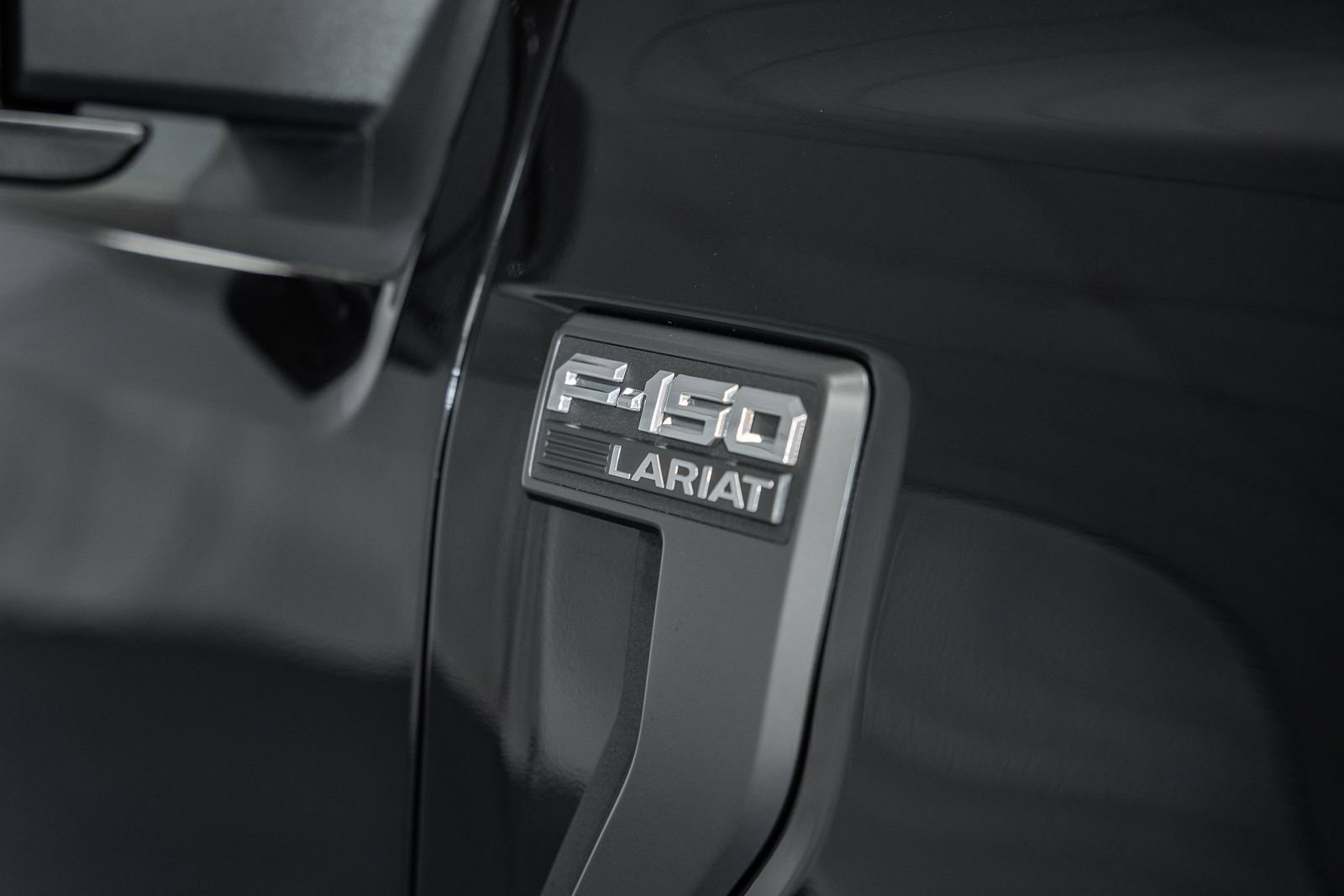 Certified 2023 Ford F150 Lariat w/ Equipment Group 502A High image 17