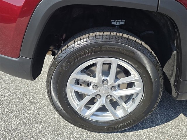 New 2025 Jeep Grand Cherokee Laredo X w/ Luxury Tech Group I image 7