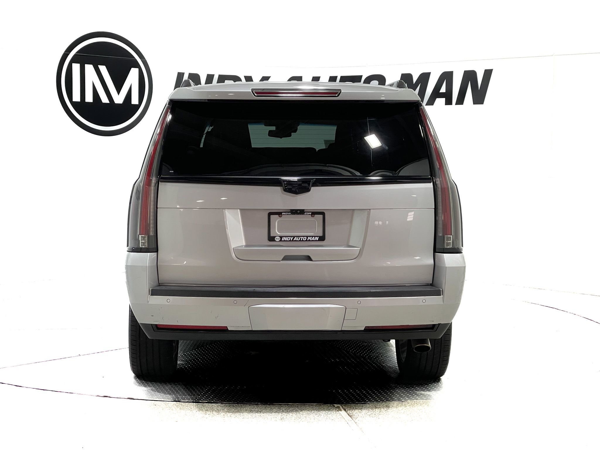 Used 2017 Cadillac Escalade ESV Luxury AWD/4WD image 5